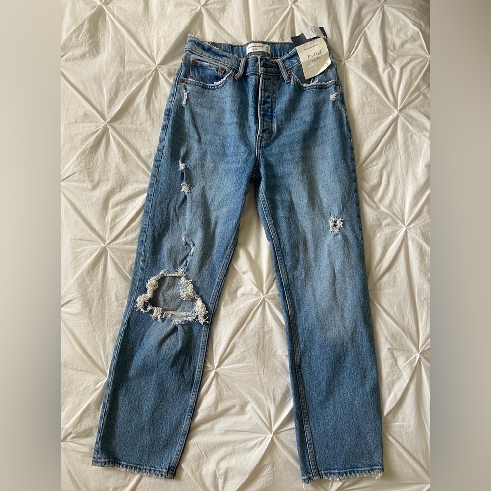 Brand new, never worn! Tag still on the jeans. Boyfriend jeans, straight leg.